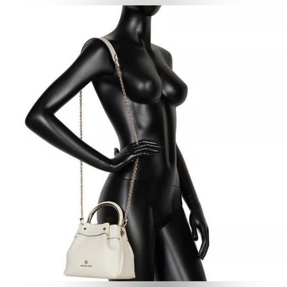 NWT Micheal Kors Rosie Small Ring Bucket Shoulder/Crossbody Bag with Dust bag. - Picture 3 of 15